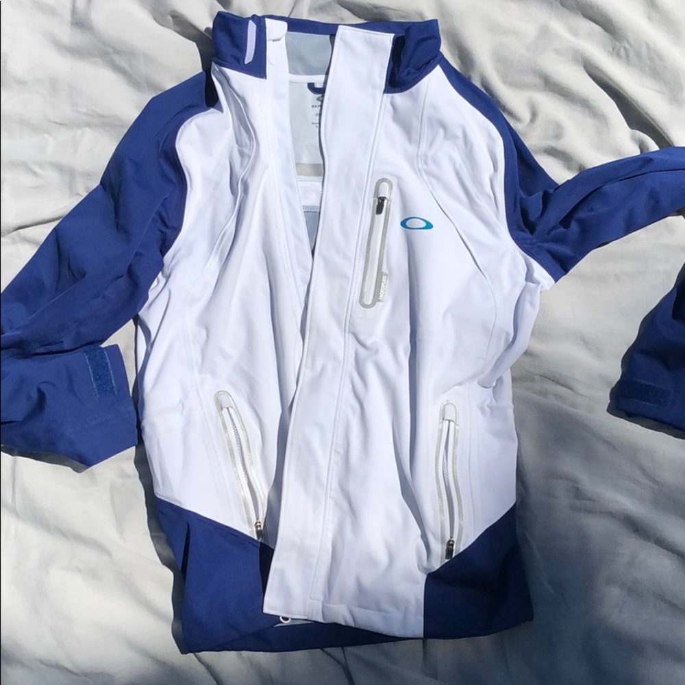 Oakley windbreaker